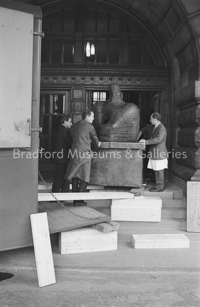 A Henry Moore Arrives